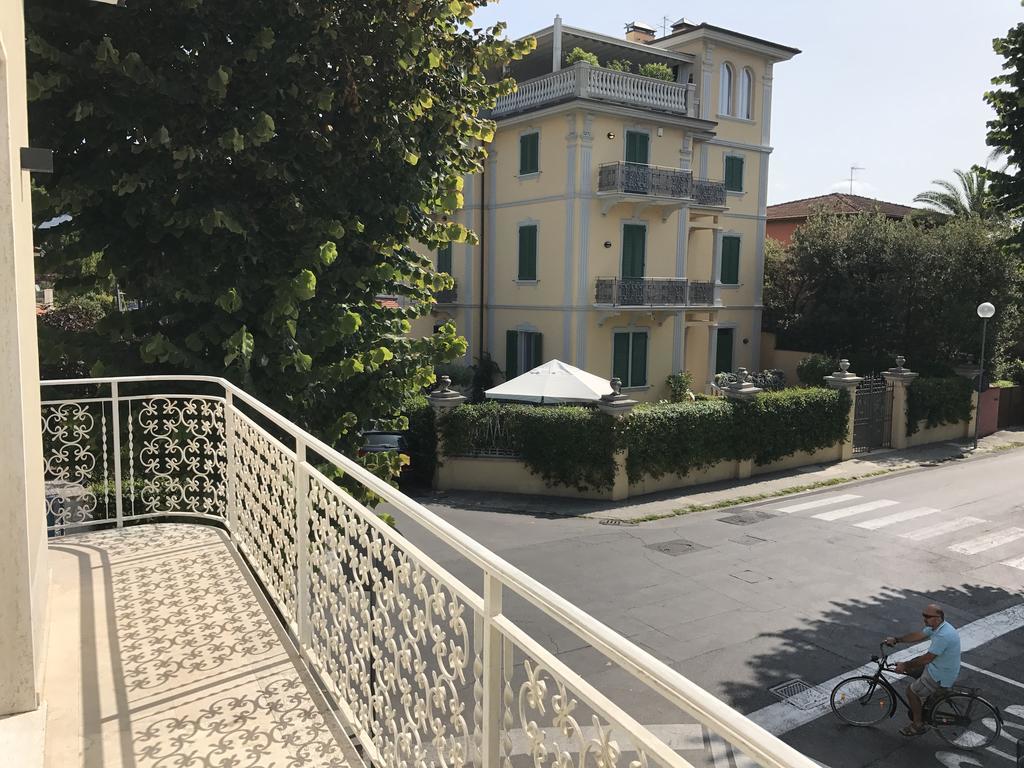 Stunning Apartment 300Mt By The Sea Forte Dei Marmi Room photo